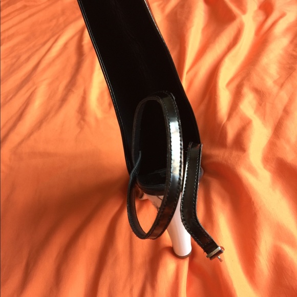 Shoes - Picture 2 of 4